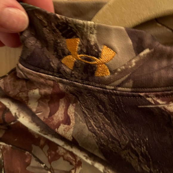 Under Armour cold gear base layer - Picture 3 of 5